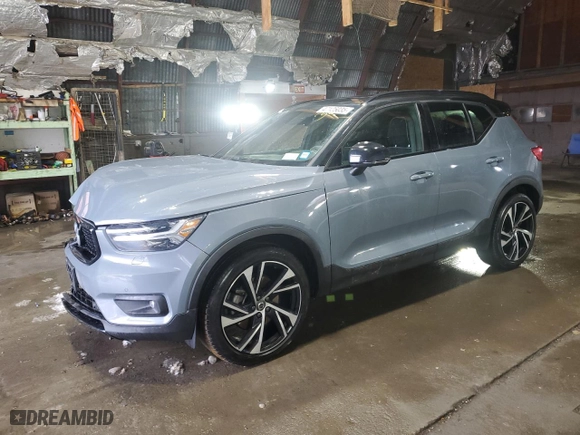 2021 Volvo XC40 R-Design with VIN YV4162UM0M2585469, listed as a Copart auction lot 47125035 with NaN miles and Salvage Title. Bid and sale history available at carsss.com. Image 1.