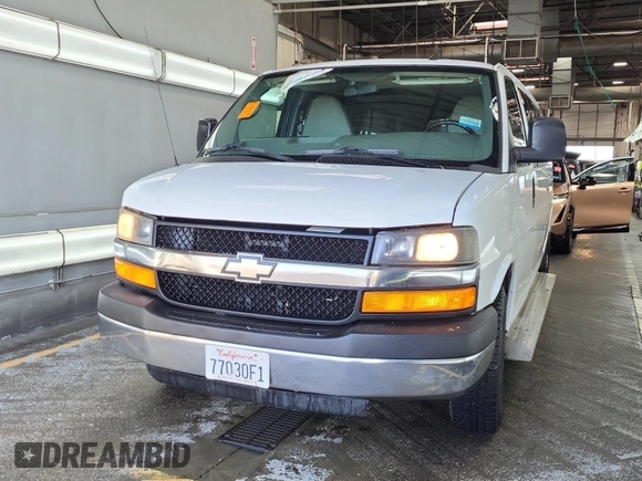 2012 Chevrolet Express Passenger 1LT с VIN 1GAZG1FG2C1159073, выставлен на аукционе IAAI как лот 42619812 с пробегом 90 220 миль миль и . История ставок и продаж доступна на DreamBid. Изображение 40.