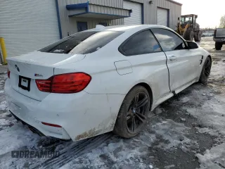 2015 BMW M4 with VIN WBS3R9C59FK332510, listed as a Copart auction lot 72093592 with 0 mi miles. Bid and sale history available at carsss.com. Image 3.