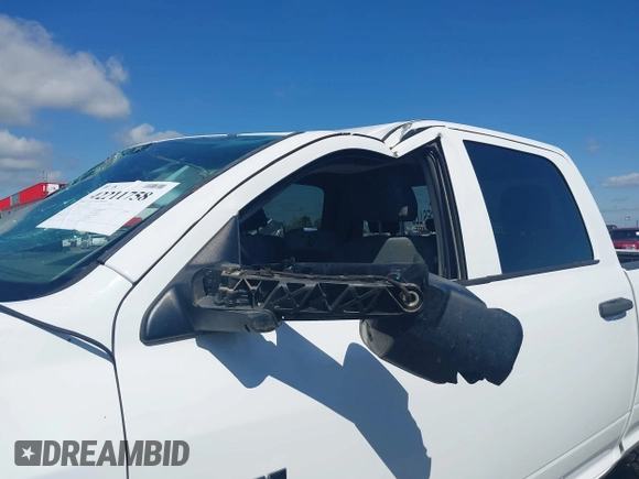 2017 Ram 2500 Tradesman with VIN 3C6UR5CLXHG634148, listed as a IAAI auction lot 42211758 with 176,692 mi miles and . Bid and sale history available at DreamBid. Image 18.