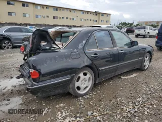2000 Mercedes-Benz E-Class with VIN WDBJF70J1YB019224, listed as a Copart auction lot 77997574 with 0 mi miles and Non Repairable. Bid and sale history available at carsss.com. Image 3.