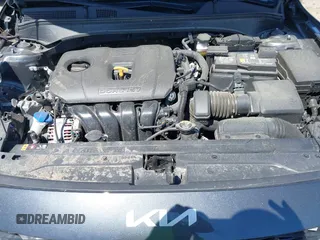 2024 Kia Forte LXS z VIN 3KPF24AD1RE758950, wystawiony jako IAAI lot #42102949 z przebiegiem 17 716 mil mil oraz . Historia ofert i sprzedaży dostępna na DreamBid. Obrazek 10.