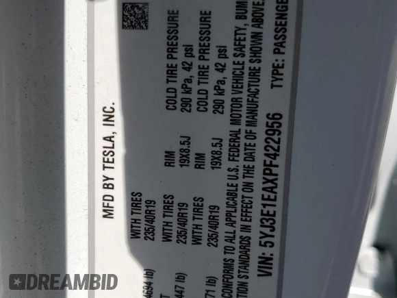 2023 Tesla Model 3 z VIN 5YJ3E1EAXPF422956, wystawiony jako Copart lot #52500285 z przebiegiem 24 082 mil mil oraz Nie do naprawy • Non repairable. Historia ofert i sprzedaży dostępna na DreamBid. Obrazek 12.