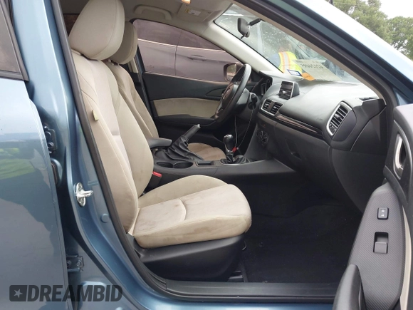 2015 Mazda 3 i SV z VIN JM1BM1T77F1251936, wystawiony jako IAAI lot #42124495 z przebiegiem 82 805 mil mil oraz . Historia ofert i sprzedaży dostępna na DreamBid. Obrazek 5.