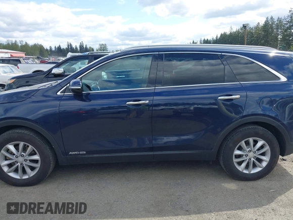 2017 Kia Sorento LX with VIN 5XYPGDA51HG335348, listed as a IAAI auction lot 42085131 with 191,601 mi miles and . Bid and sale history available at carsss.com. Image 14.