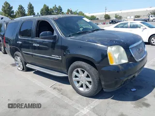 2007 GMC Yukon Denali z VIN 1GKFK63877J285149, wystawiony jako IAAI lot #42418510 z przebiegiem 140 863 mil mil oraz . Historia ofert i sprzedaży dostępna na DreamBid. Obrazek 1.