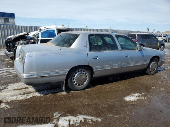 1999 Cadillac DeVille z VIN 1G6KD54Y5XU774986, wystawiony jako Copart lot #50167955 z przebiegiem 151 375 mil mil oraz Czysty tytuł • Clean title. Historia ofert i sprzedaży dostępna na DreamBid. Obrazek 3.