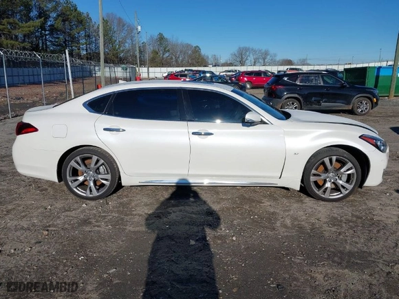 2019 Infiniti Q70L 3.7 LUXE with VIN JN1BY1PP0KM685089, listed as a IAAI auction lot 41277245 with NaN miles. Bid and sale history available at carsss.com. Image 14.