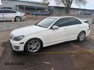 2013 Mercedes-Benz C 300 Sport z VIN WDDGF8ABXDR248663, wystawiony jako Copart lot #48704985 z przebiegiem 108 815 mil mil oraz Szkoda całkowita • Salvage title. Historia ofert i sprzedaży dostępna na DreamBid. Obrazek 1.