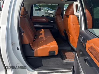 2016 Toyota Tundra Platinum z VIN 5TFGW5F12GX198415, wystawiony jako Copart lot #59492555 z przebiegiem 28 731 mil mil oraz Czysty tytuł • Clean title. Historia ofert i sprzedaży dostępna na DreamBid. Obrazek 6.