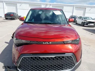 2025 Kia Soul LX with VIN KNDJ23AU0S7257011, listed as a IAAI auction lot 41952117 with 877 mi miles. Bid and sale history available at carsss.com. Image 12.