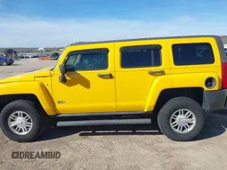 2006 Hummer H3 with VIN 5GTDN136168265845, listed as a IAAI auction lot 41798107 with 147,088 mi miles. Bid and sale history available at carsss.com. Image 14.