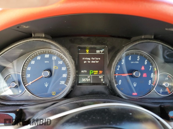 2015 Maserati GranTurismo Sport z VIN ZAM45VMA2F0154541, wystawiony jako Copart lot #79026524 z przebiegiem 38 791 mil mil oraz Nie do naprawy • Non repairable. Historia ofert i sprzedaży dostępna na DreamBid. Obrazek 9.