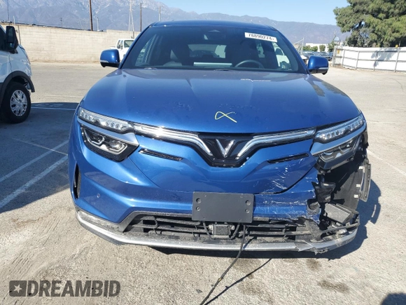 2023 VinFast VF 8 Plus z VIN RLLV1AFA2PH001726, wystawiony jako Copart lot #78890274 z przebiegiem 4 970 mil mil oraz Szkoda całkowita • Salvage title. Historia ofert i sprzedaży dostępna na DreamBid. Obrazek 12.