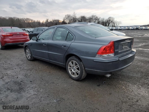 2008 Volvo S60 2.5T with VIN YV1RH592X82698452, listed as a Copart auction lot 83583854 with 102,257 mi miles and Clean Title. Bid and sale history available at carsss.com. Image 2.