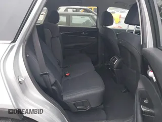 2019 Kia Sorento LX z VIN 5XYPG4A36KG438741, wystawiony jako IAAI lot #42384999 z przebiegiem 94 640 mil mil oraz . Historia ofert i sprzedaży dostępna na DreamBid. Obrazek 8.