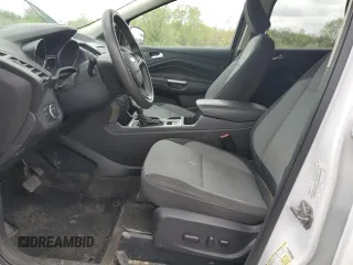 2018 Ford Escape SE z VIN 1FMCU9G97JUB48596, wystawiony jako Copart lot #56388505 z przebiegiem 96 996 mil mil oraz Czysty tytuł • Clean title. Historia ofert i sprzedaży dostępna na DreamBid. Obrazek 7.