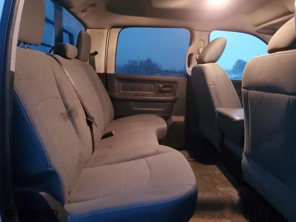 2018 Ram 2500 Tradesman with VIN 3C6UR5HJ5JG278642, listed as a Copart auction lot 82128474 with 147,822 mi miles and Clean Title. Bid and sale history available at carsss.com. Image 10.