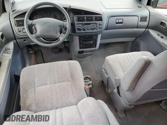 2000 Toyota Sienna LE with VIN 4T3ZF13C3YU284605, listed as a Copart auction lot 79405404 with 137,213 mi miles and Salvage Title. Bid and sale history available at carsss.com. Image 8.