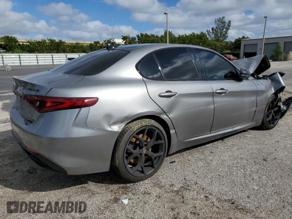 2020 Alfa Romeo Giulia Ti with VIN ZARFANBN6L7625405, listed as a Copart auction lot 70593352 with 31,047 mi miles. Bid and sale history available at carsss.com. Image 3.