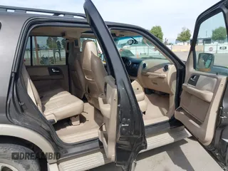 2005 Ford Expedition Eddie Bauer with VIN 1FMFU18505LA87694, listed as a IAAI auction lot 42068733 with 160,509 mi miles. Bid and sale history available at carsss.com. Image 8.