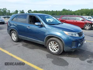 2014 Kia Sorento LX z VIN 5XYKT3A63EG509554, wystawiony jako IAAI lot #42278016 z przebiegiem 166 639 mil mil oraz . Historia ofert i sprzedaży dostępna na DreamBid. Obrazek 1.