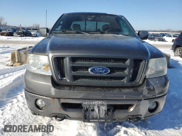 2006 Ford F-150 XLT z VIN 1FTPX04526KB05118, wystawiony jako Copart lot #41394315 z przebiegiem 122 502 mil mil oraz Czysty tytuł • Clean title. Historia ofert i sprzedaży dostępna na DreamBid. Obrazek 5.