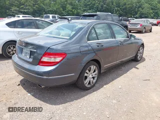 2010 Mercedes-Benz C 300 Sport z VIN WDDGF5EB4AF459962, wystawiony jako IAAI lot #42572621 z przebiegiem 229 948 mil mil oraz . Historia ofert i sprzedaży dostępna na DreamBid. Obrazek 4.