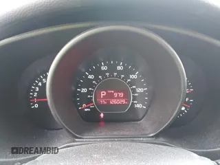 2016 Kia Soul z VIN KNDJN2A23G7362505, wystawiony jako IAAI lot #42280947 z przebiegiem 126 029 mil mil oraz . Historia ofert i sprzedaży dostępna na DreamBid. Obrazek 16.