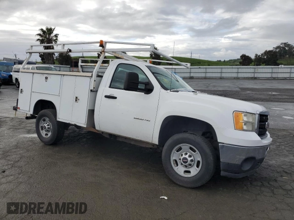 2013 GMC Sierra 1500 with VIN 1GD01ZCG6DF146248, listed as a Copart auction lot 49449585 with 124,679 mi miles and Salvage Title. Bid and sale history available at DreamBid. Image 4.