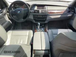 2008 BMW X5 3.0si z VIN 5UXFE43538L034968, wystawiony jako Copart lot #58065825 z przebiegiem 117 028 mil mil oraz Szkoda całkowita • Salvage title. Historia ofert i sprzedaży dostępna na DreamBid. Obrazek 8.