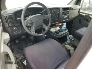 2003 Chevrolet Express Cargo with VIN 1GCGG25V931223419, listed as a Copart auction lot 76194064 with Not Provided miles and Salvage Title. Bid and sale history available at DreamBid. Image 8.