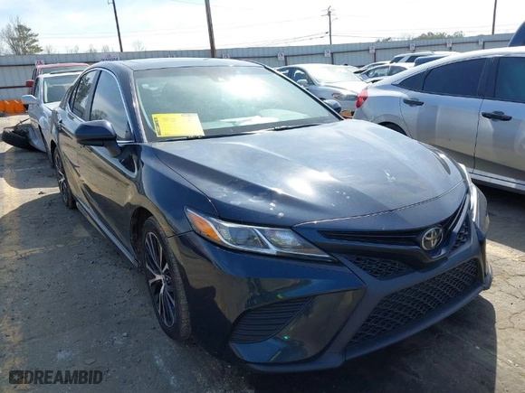 2018 Toyota Camry LE with VIN 4T1B11HK5JU633648, listed as a IAAI auction lot 41840969 with 140,071 mi miles. Bid and sale history available at carsss.com. Image 1.