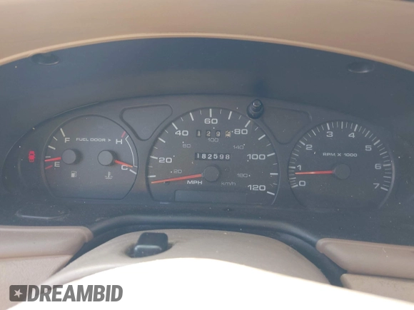 2003 Ford Taurus SE Standard z VIN 1FAFP53UX3A228383, wystawiony jako IAAI lot #42700752 z przebiegiem 182 598 mil mil oraz . Historia ofert i sprzedaży dostępna na DreamBid. Obrazek 7.