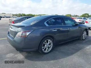 2013 Nissan Maxima SV z VIN 1N4AA5AP0DC831535, wystawiony jako IAAI lot #41715424 z przebiegiem 125 533 mil mil oraz . Historia ofert i sprzedaży dostępna na DreamBid. Obrazek 4.