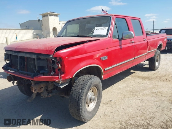 1997 Ford F-350 z VIN 1FTJW36G5VEC23170, wystawiony jako IAAI lot #42013727 z przebiegiem 318 411 mil mil oraz . Historia ofert i sprzedaży dostępna na DreamBid. Obrazek 2.