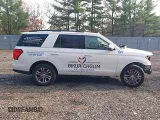 2022 Ford Expedition XLT with VIN 1FMJU1JT1NEA27995, listed as a IAAI auction lot 40935076 with 154,139 mi miles. Bid and sale history available at carsss.com. Image 14.