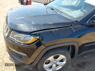 2018 Jeep Compass Latitude with VIN 3C4NJDBB6JT101024, listed as a IAAI auction lot 42061228 with 48,771 mi miles. Bid and sale history available at carsss.com. Image 6.
