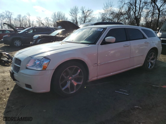 2005 Dodge Magnum RT with VIN 2D8GV58235H682430, listed as a Copart auction lot 44499215 with 177,090 mi miles and Salvage Title. Bid and sale history available at carsss.com. Image 1.