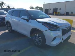 2024 Toyota Highlander LE z VIN 5TDKDRAH5RS534398, wystawiony jako IAAI lot #41515413 z przebiegiem 16 343 mil mil oraz . Historia ofert i sprzedaży dostępna na DreamBid. Obrazek 1.