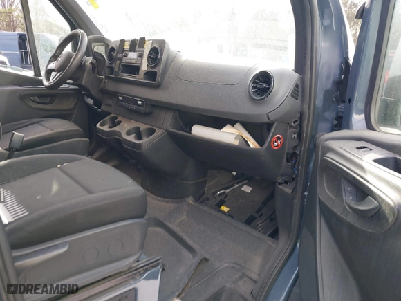 2019 Mercedes-Benz Sprinter Cargo Van with VIN WD4PF0CD5KP104611, listed as a IAAI auction lot 41256118 with 75,514 mi miles. Bid and sale history available at carsss.com. Image 5.