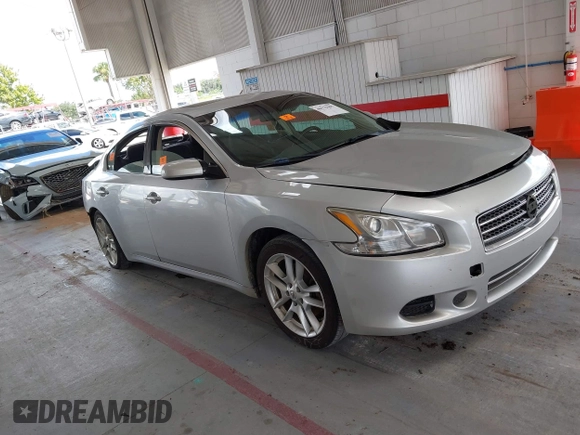 2014 Nissan Maxima SV z VIN 1N4AA5AP6EC463959, wystawiony jako IAAI lot #40179497 z przebiegiem 182 867 mil mil oraz . Historia ofert i sprzedaży dostępna na DreamBid. Obrazek 13.