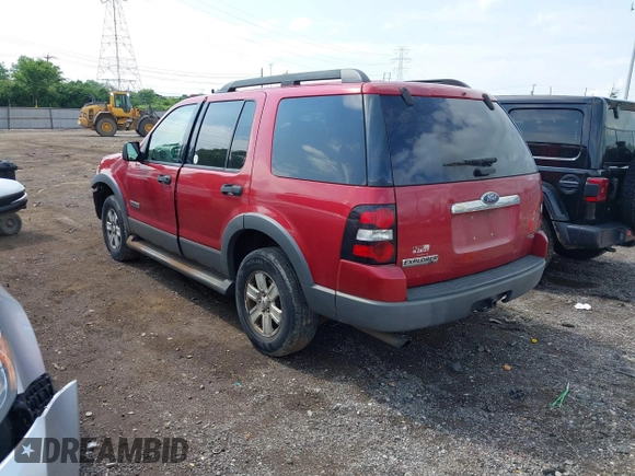2006 Ford Explorer XLT z VIN 1FMEU73E46UB59076, wystawiony jako IAAI lot #42440539 z przebiegiem 166 077 mil mil oraz . Historia ofert i sprzedaży dostępna na DreamBid. Obrazek 3.