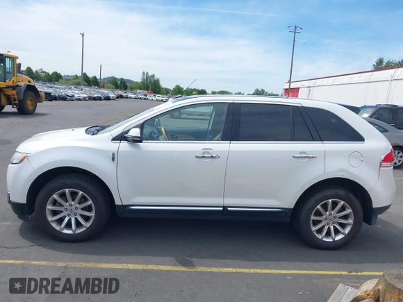 2012 Lincoln MKX z VIN 2LMDJ8JKXCBL01858, wystawiony jako IAAI lot #42221692 z przebiegiem 89 470 mil mil oraz . Historia ofert i sprzedaży dostępna na DreamBid. Obrazek 14.