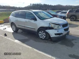 2012 Chevrolet Traverse LS z VIN 1GNKRFED7CJ330186, wystawiony jako IAAI lot #41806198 z przebiegiem 132 703 mil mil oraz . Historia ofert i sprzedaży dostępna na DreamBid. Obrazek 1.