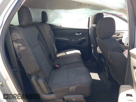 2018 Chevrolet Traverse LT Cloth z VIN 1GNERGKW3JJ173973, wystawiony jako IAAI lot #41860647 z przebiegiem 143 854 mil mil oraz . Historia ofert i sprzedaży dostępna na DreamBid. Obrazek 8.