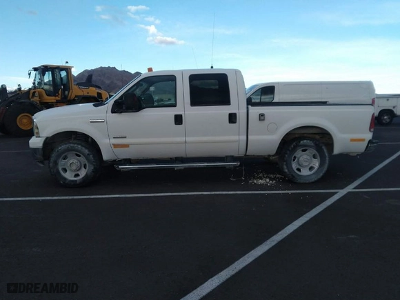 2005 Ford Super Duty F-250 XL with VIN 1FTSW21P35EC83311, listed as a IAAI auction lot 41741558 with NaN miles. Bid and sale history available at carsss.com. Image 14.