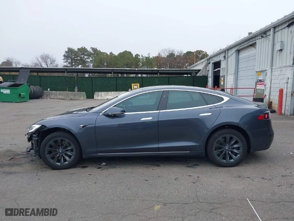2018 Tesla Model S 75D with VIN 5YJSA1E27JF262770, listed as a IAAI auction lot 41832571 with 82,181 mi miles. Bid and sale history available at carsss.com. Image 13.