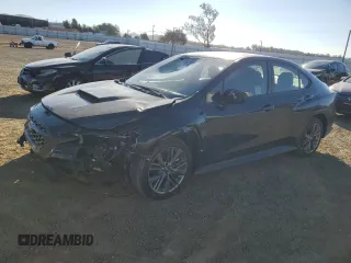 2022 Subaru WRX z VIN JF1VBAB68N8017103, wystawiony jako Copart lot #79775184 z przebiegiem 23 398 mil mil oraz Szkody całkowita. Historia ofert i sprzedaży dostępna na DreamBid. Obrazek 1.