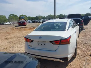 2019 Nissan Altima S z VIN 1N4BL4BV2KC221302, wystawiony jako IAAI lot #42031701 z przebiegiem 91 316 mil mil oraz . Historia ofert i sprzedaży dostępna na DreamBid. Obrazek 16.